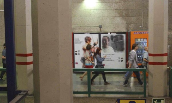 Occupation des espaces publicitaires au station métro de Sol, Madrid.